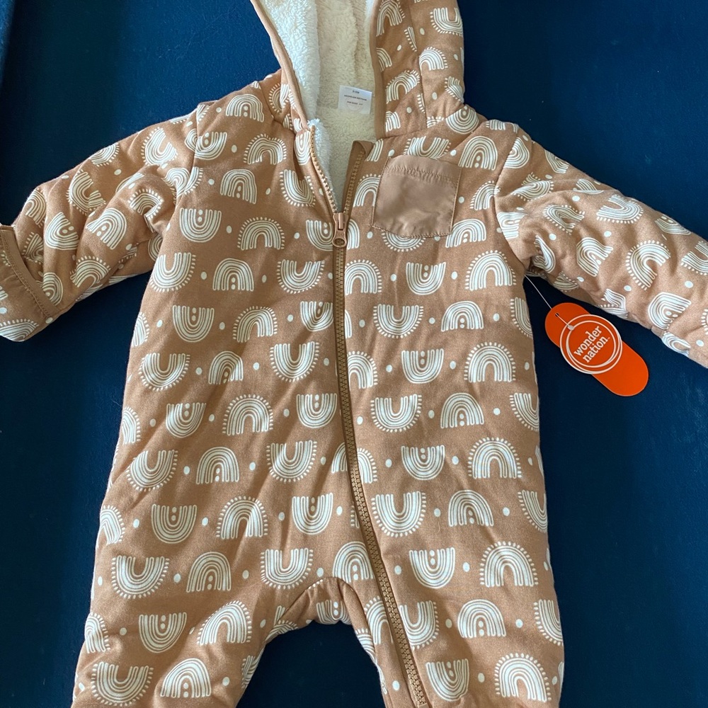 Snuggly cozy one piece for baby 👶🏻neutral color/cute pattern/fully lined!NWT